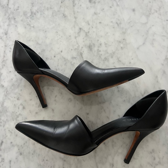 Vince Black Leather Claire D’Orsay Pumps, size 8 - Picture 2 of 7
